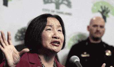出尔反尔 首位华裔女市长面临被罢免的命Ű